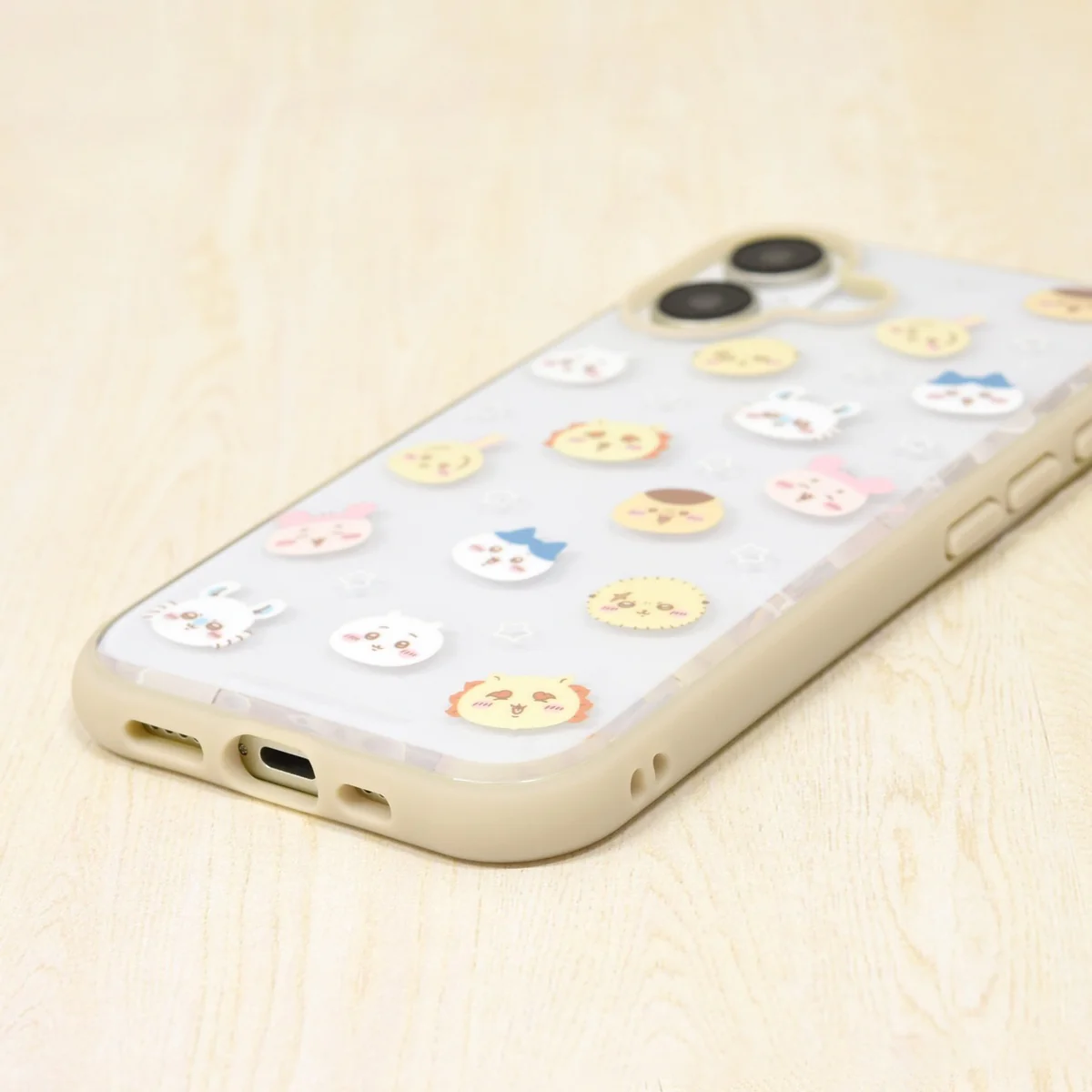 ちいかわ IIIIfit Clear iPhoneケース(総柄) - Image 3