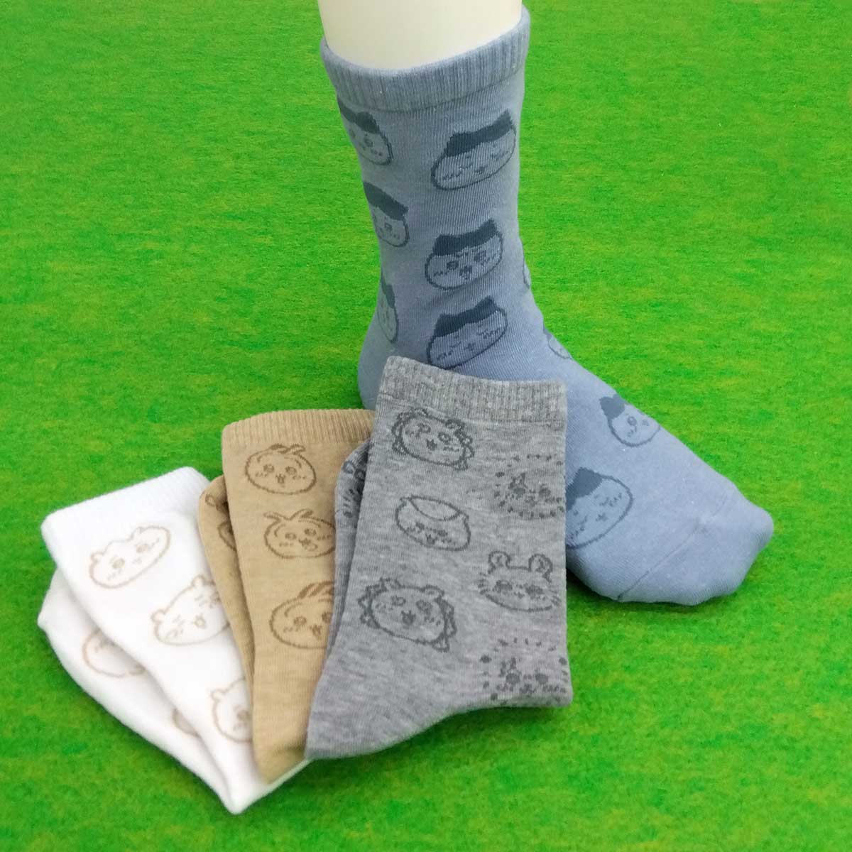 ちいかわ クルーソックス（ハチワレ顔総柄） キッズ用 - Image 2