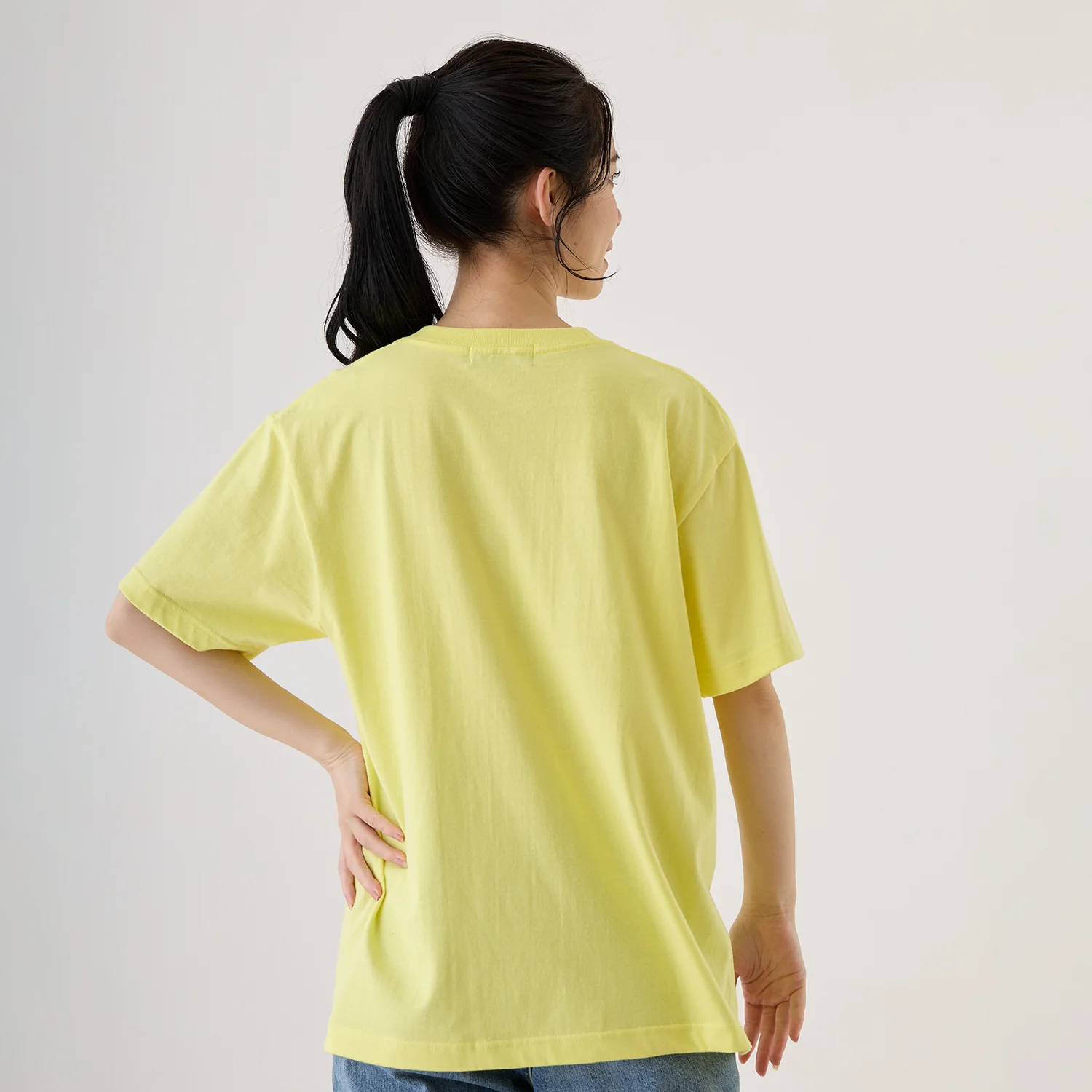 ちいかわ お出かけ楽しみ!な Tシャツ おでかけうさぎ ライトイエロー - Image 8