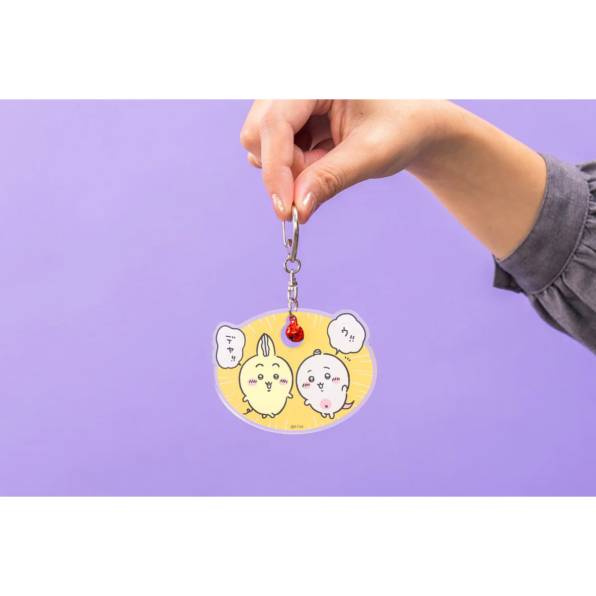 ちいかわ パラレルワールド！？ 鈴付きアクリルキーホルダー（ハチワレ） - Image 3