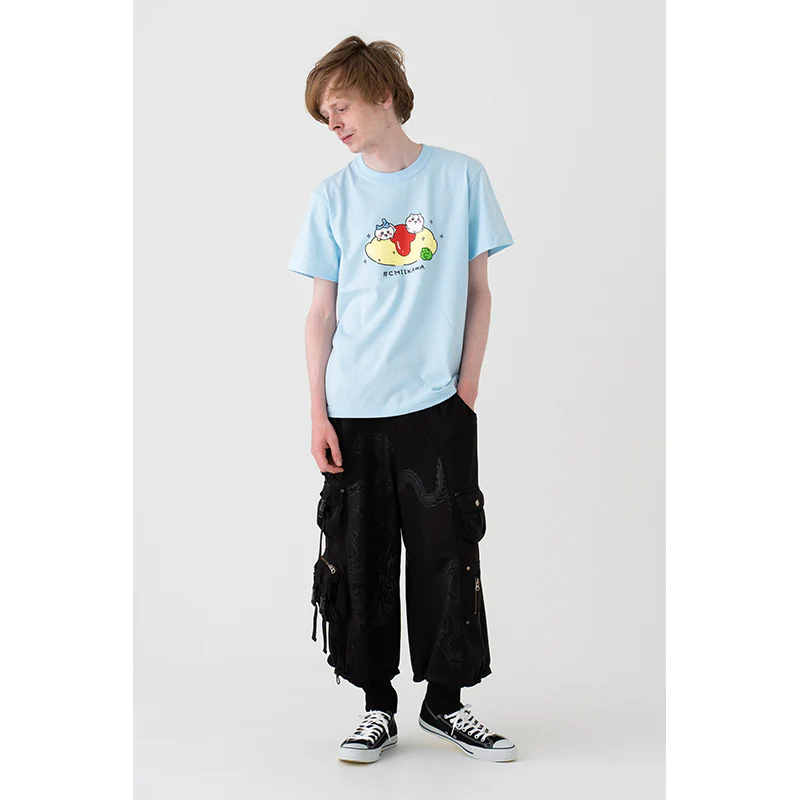 ちいかわ オムライス Tシャツ(ライトブルー) - Image 4