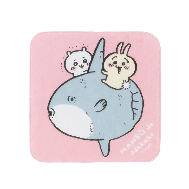 ちいかわ なかよしおでかけハンドタオル（マンボウ）